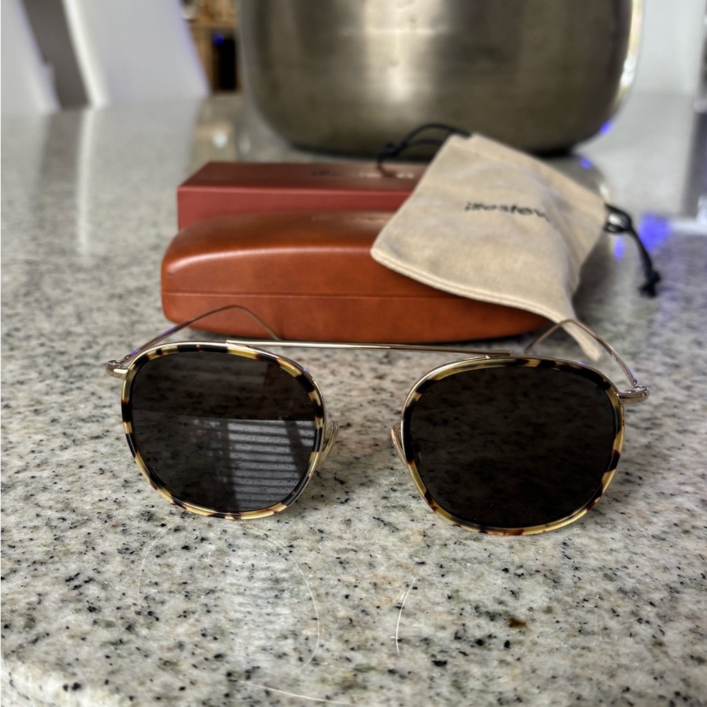 Illesteva Mykonos Ace Havana/Tortoise Frame Grey Lens Sunglasses 52/21/145